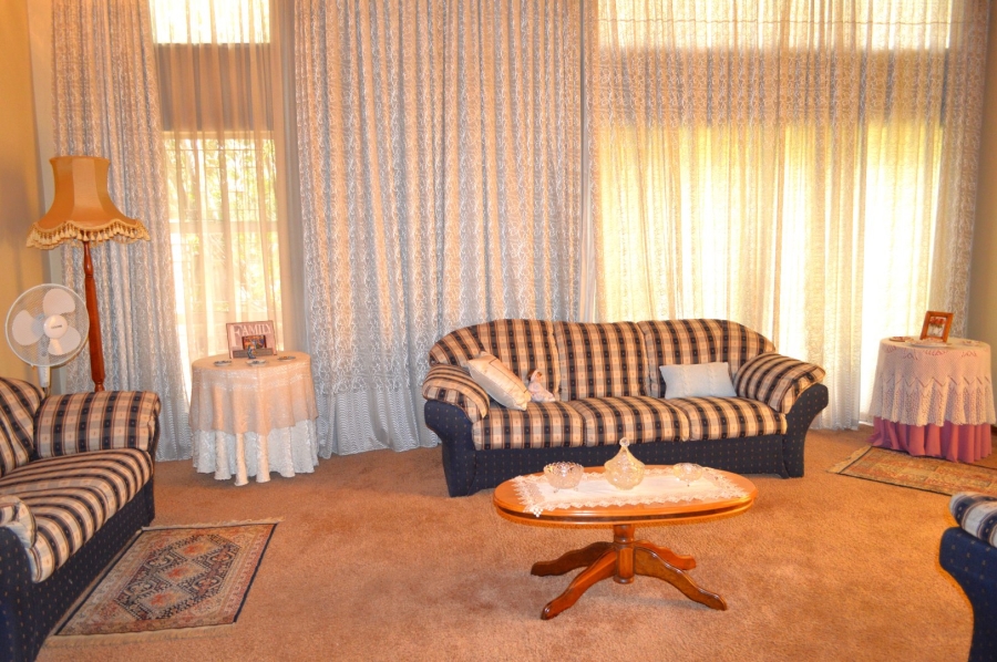 4 Bedroom Property for Sale in Flamwood North West